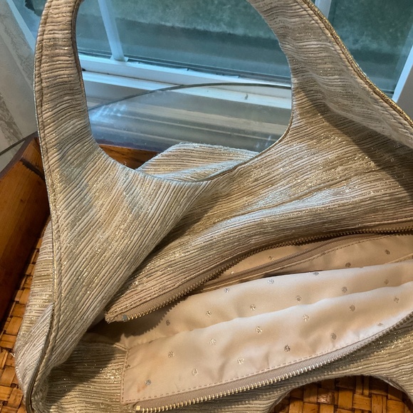 Kate Spade Champagne/Gold Large Bow Shoulder Bag - Picture 15 of 16